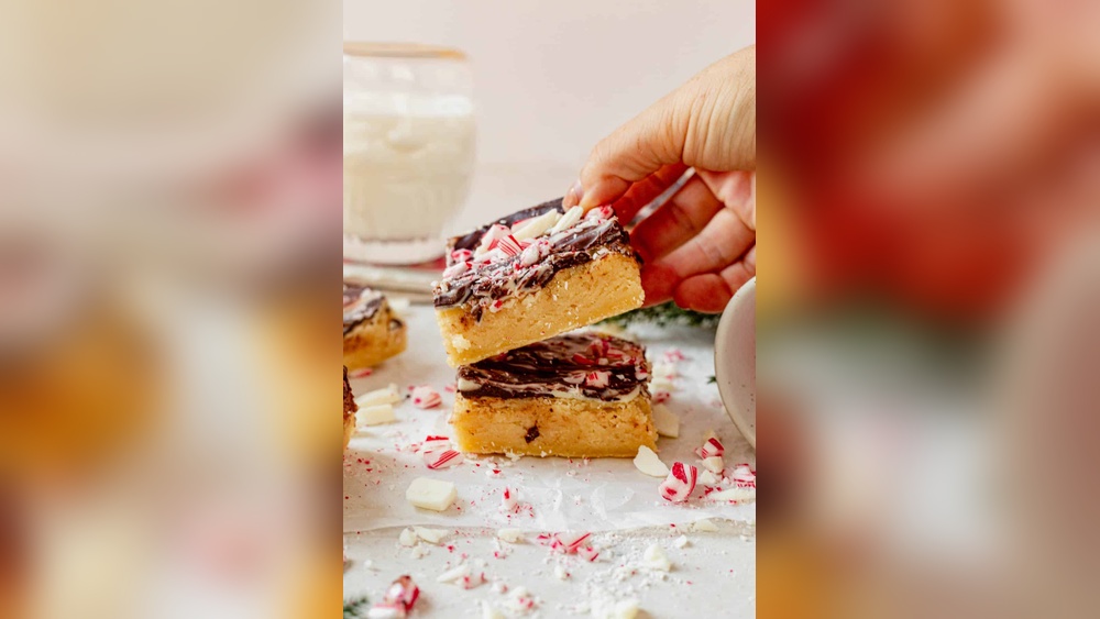 Peppermint Bark Cookie Bars Recipe