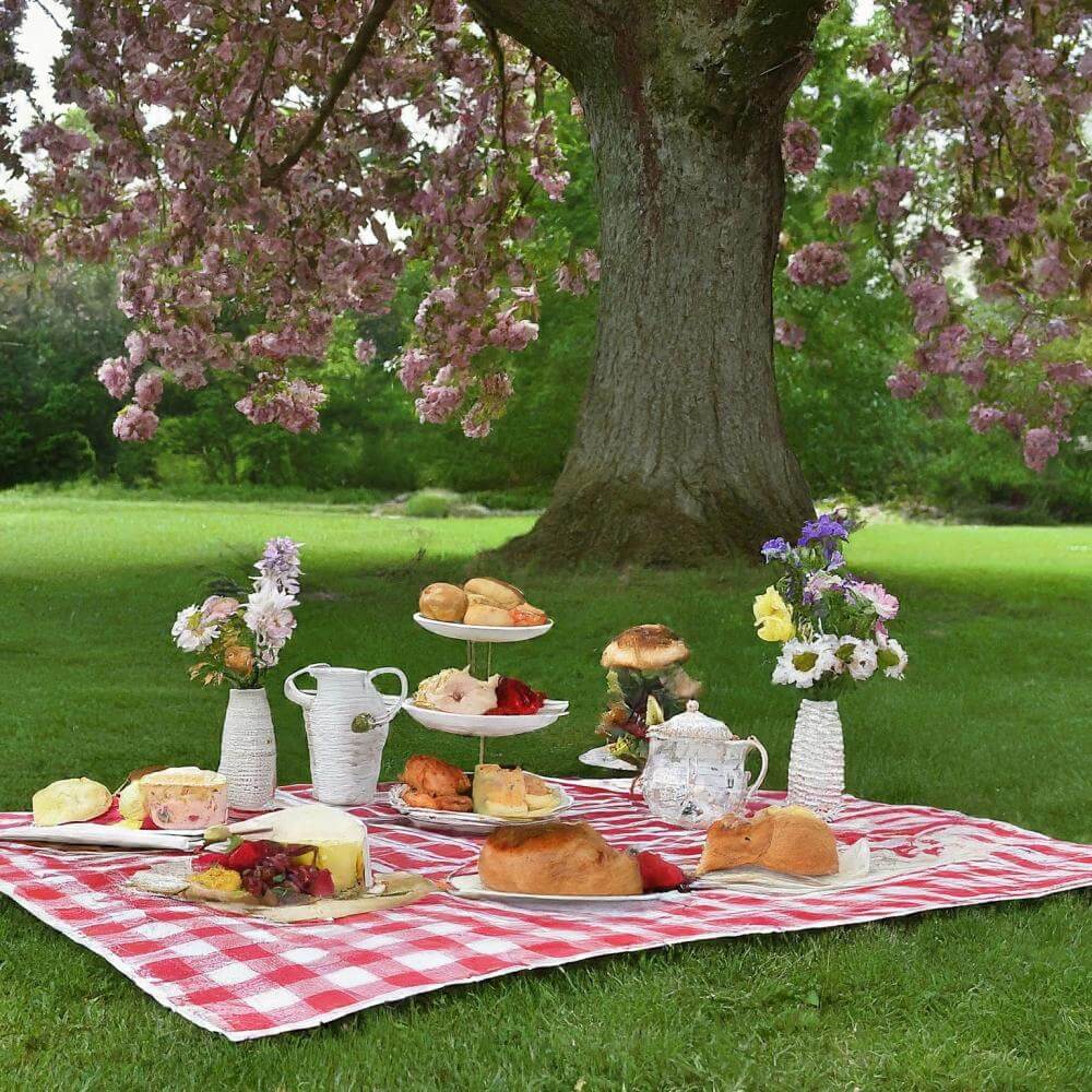 The Classic English Afternoon Tea Picnic